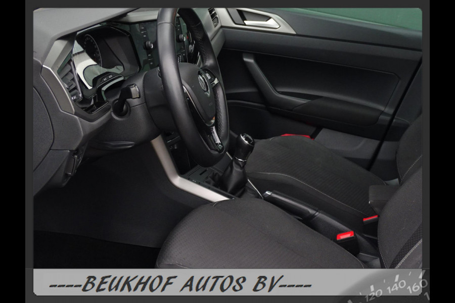 Volkswagen Polo 1.0 TSI Parkeersensor Carplay Navi Velgen