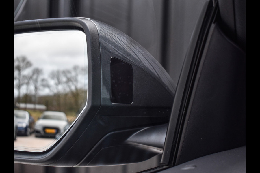 Audi Q8 55TFSI e QUATTRO PRO LINE S COMPETITION | S-SEATS | PANORAMADAK | 4 WIEL BESTURING | B&O SOUND | HEAD-UP | LUCHTVERING | DAB+ |