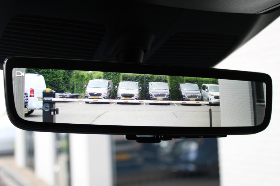 Mercedes-Benz Eqv 300 L2 / AMG / New Model / 7/8-Persoons / Luchtvering / Led / Electr Stoelen / Vol Opties / NIEUW!!