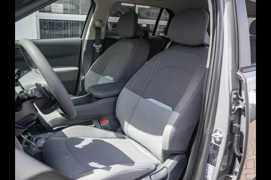 Kia EV3 Plus 58.3 kWh | Uit voorraad leverbaar | Navi | 17" | Adapt. Cruise | Clima | PDC | Dakrails | Stoel&Stuurverw. | Priv Glass | BSM | Private Lease € 516,- Actie !