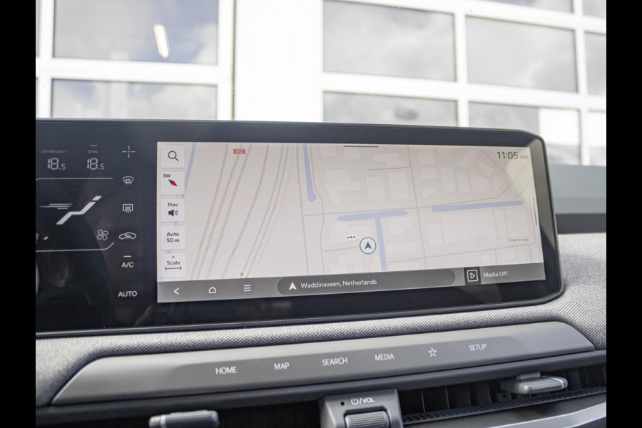 Kia EV3 Plus 58.3 kWh | Uit voorraad leverbaar | Navi | 17" | Adapt. Cruise | Clima | PDC | Dakrails | Stoel&Stuurverw. | Priv Glass | BSM | Private Lease € 516,- Actie !
