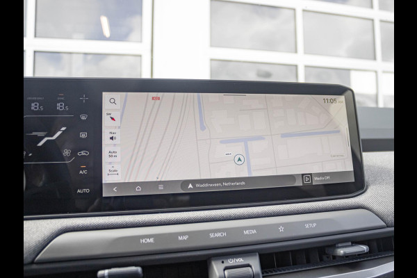 Kia EV3 Plus 58.3 kWh | Uit voorraad leverbaar | Navi | 17" | Adapt. Cruise | Clima | PDC | Dakrails | Stoel&Stuurverw. | Priv Glass | BSM | Private Lease € 516,- Actie !