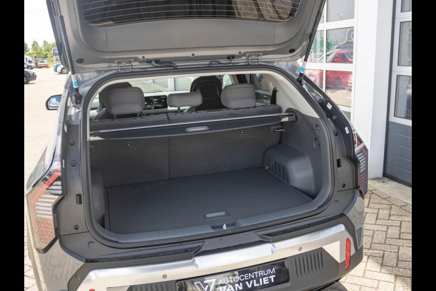 Kia EV3 Plus 58.3 kWh | Uit voorraad leverbaar | Navi | 17" | Adapt. Cruise | Clima | PDC | Dakrails | Stoel&Stuurverw. | Priv Glass | BSM | Private Lease € 516,- Actie !