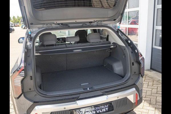 Kia EV3 Plus 58.3 kWh | Uit voorraad leverbaar | Navi | 17" | Adapt. Cruise | Clima | PDC | Dakrails | Stoel&Stuurverw. | Priv Glass | BSM | Private Lease € 516,- Actie !