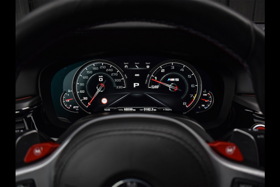 BMW 5 Serie M5 | COMFORT ACCESS | M-SPORT UITLAAT | CARBON DAK | HARMAN/KARDON | LED | 360 CAMERA | CARPLAY | 4-ZONE CLIMATE | M-PERFORMANCE