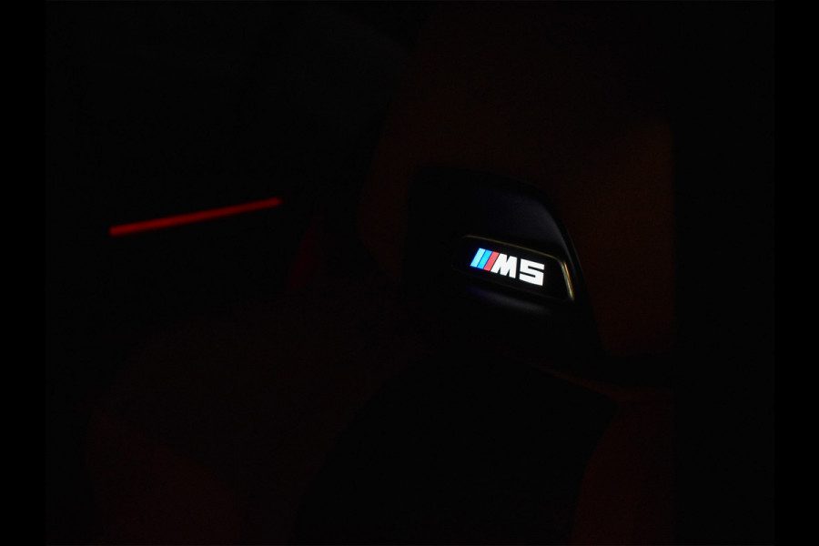 BMW 5 Serie M5 | COMFORT ACCESS | M-SPORT UITLAAT | CARBON DAK | HARMAN/KARDON | LED | 360 CAMERA | CARPLAY | 4-ZONE CLIMATE | M-PERFORMANCE