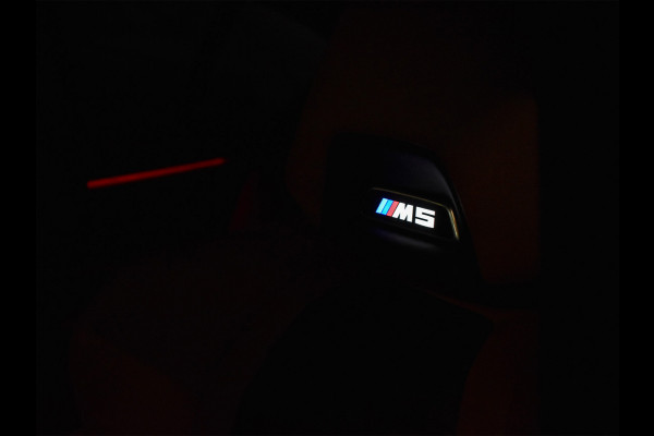 BMW 5 Serie M5 | COMFORT ACCESS | M-SPORT UITLAAT | CARBON DAK | HARMAN/KARDON | LED | 360 CAMERA | CARPLAY | 4-ZONE CLIMATE | M-PERFORMANCE