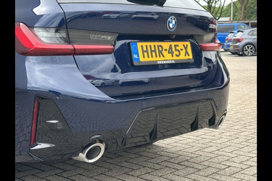 BMW 3 Serie Touring 330e M-SPORT! PANODAK! 19INCH! HARMAN KARDON! ADAPTIVE LED! CURV