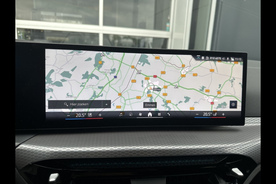 BMW 3 Serie Touring 330e M-SPORT! PANODAK! 19INCH! HARMAN KARDON! ADAPTIVE LED! CURV