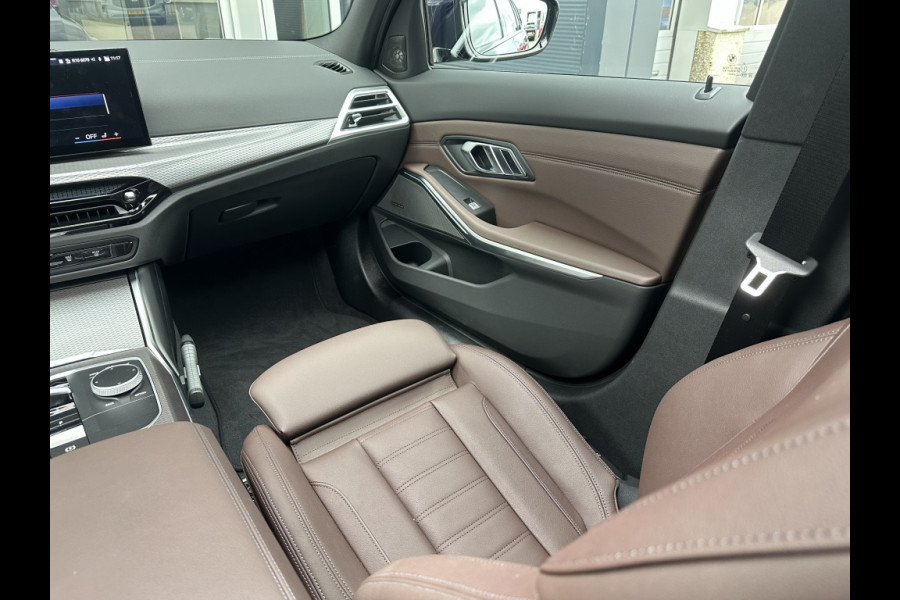 BMW 3 Serie Touring 330e M-SPORT! PANODAK! 19INCH! HARMAN KARDON! ADAPTIVE LED! CURV
