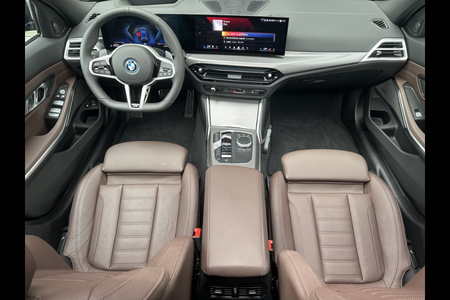 BMW 3 Serie Touring 330e M-SPORT! PANODAK! 19INCH! HARMAN KARDON! ADAPTIVE LED! CURV