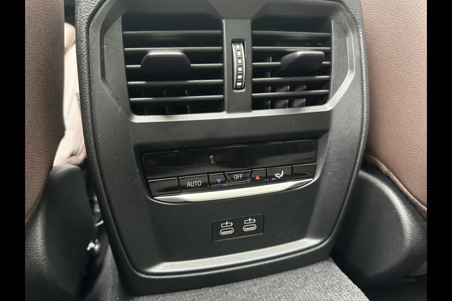 BMW 3 Serie Touring 330e M-SPORT! PANODAK! 19INCH! HARMAN KARDON! ADAPTIVE LED! CURV