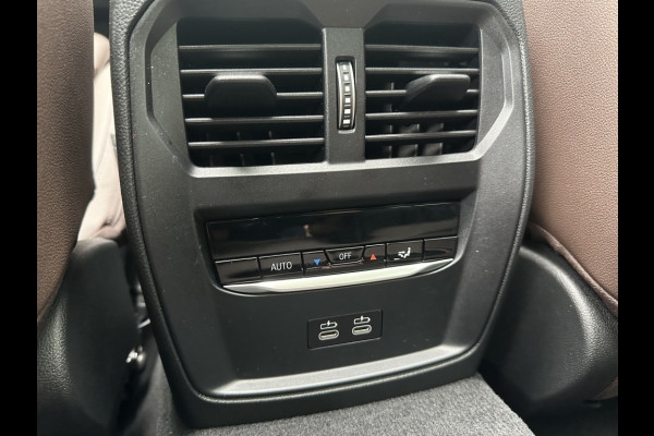 BMW 3 Serie Touring 330e M-SPORT! PANODAK! 19INCH! HARMAN KARDON! ADAPTIVE LED! CURV