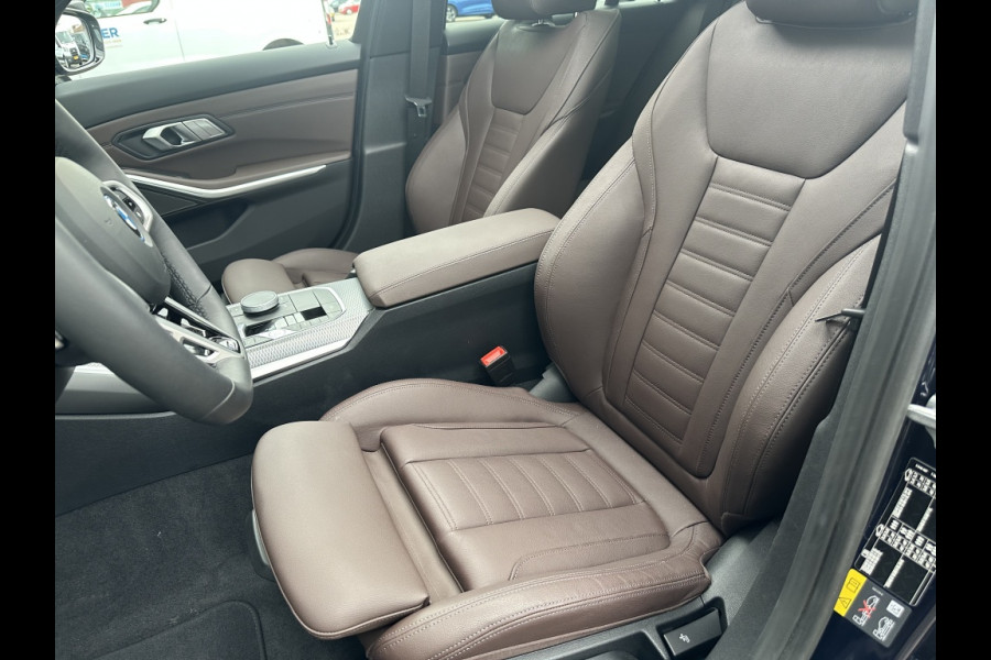 BMW 3 Serie Touring 330e M-SPORT! PANODAK! 19INCH! HARMAN KARDON! ADAPTIVE LED! CURV