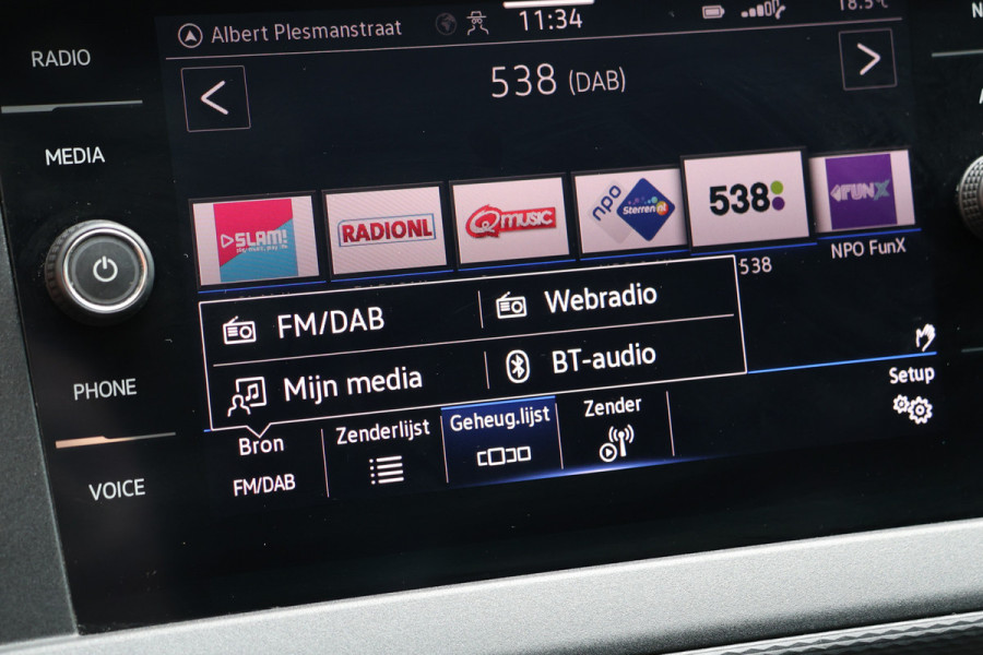 Volkswagen Transporter 2.0 TDI L2H1 150 PK BULLI | LED Koplampen | ACC | Camera | CarPlay | Trekhaak | 3-Zitter | Marge | BTW & BPM Vrij | Dealer onderhouden | Nieuwe distributieriem