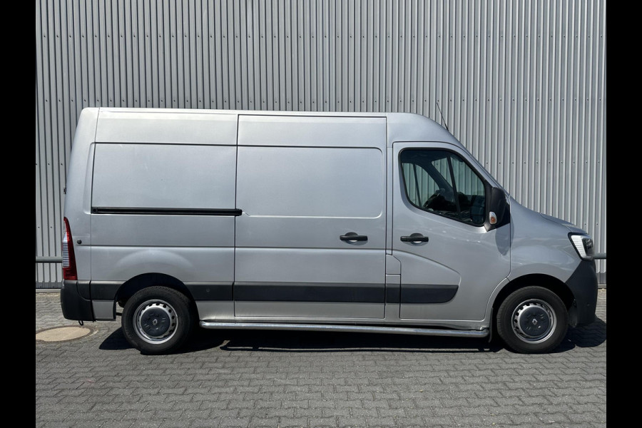 Renault Master T35 2.3 dCi 180 L2H2*A/C*NAVI*CRUISE*CAM*TEL*3PERS