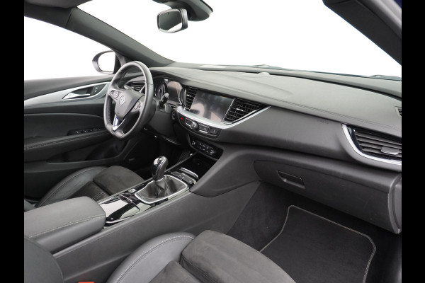 Opel Insignia Sports Tourer D 123pk Led-Matrix Trekhaak Ultimate Navi-Pro Alcantara-Leer 20"lm Adaptive-Cruise Camera Apple-Carplay Sportstoel DAB+ Licht+Regensensor Privacy Glas Lane-assist LED achterlichten AGR Flexfold Innovation Ultimate Volledig Dealer-Onderhouden EURO6 1.625kg Trekvermogen! € 45.000 nieuw