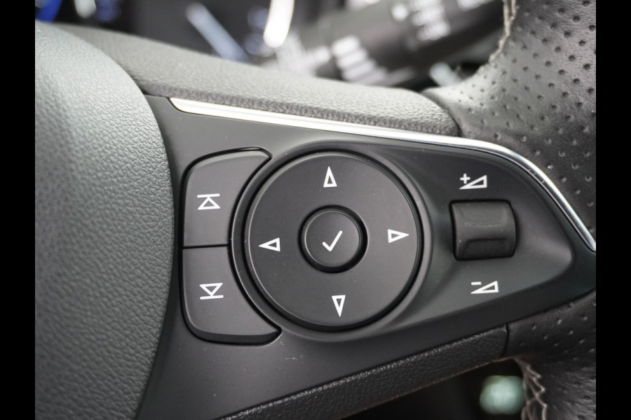 Opel Insignia Sports Tourer D 123pk Led-Matrix Trekhaak Ultimate Navi-Pro Alcantara-Leer 20"lm Adaptive-Cruise Camera Apple-Carplay Sportstoel DAB+ Licht+Regensensor Privacy Glas Lane-assist LED achterlichten AGR Flexfold Innovation Ultimate Volledig Dealer-Onderhouden EURO6 1.625kg Trekvermogen! € 45.000 nieuw
