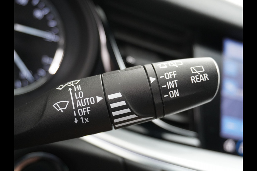 Opel Insignia Sports Tourer D 123pk Led-Matrix Trekhaak Ultimate Navi-Pro Alcantara-Leer 20"lm Adaptive-Cruise Camera Apple-Carplay Sportstoel DAB+ Licht+Regensensor Privacy Glas Lane-assist LED achterlichten AGR Flexfold Innovation Ultimate Volledig Dealer-Onderhouden EURO6 1.625kg Trekvermogen! € 45.000 nieuw