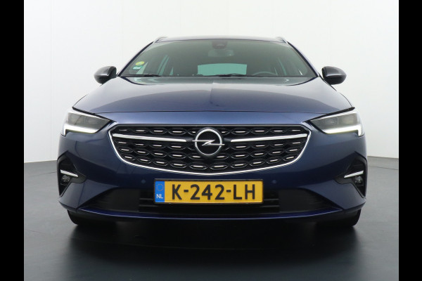 Opel Insignia Sports Tourer D 123pk Led-Matrix Trekhaak Ultimate Navi-Pro Alcantara-Leer 20"lm Adaptive-Cruise Camera Apple-Carplay Sportstoel DAB+ Licht+Regensensor Privacy Glas Lane-assist LED achterlichten AGR Flexfold Innovation Ultimate Volledig Dealer-Onderhouden EURO6 1.625kg Trekvermogen! € 45.000 nieuw