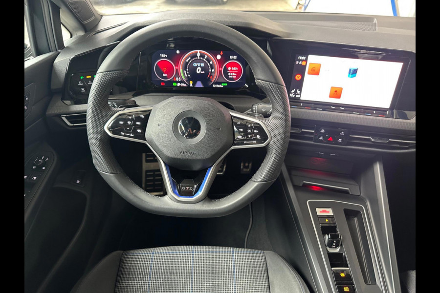 Volkswagen Golf 1.4 eHybrid GTE PANO|MATRIX|TREKHAAK|IQ|FULL