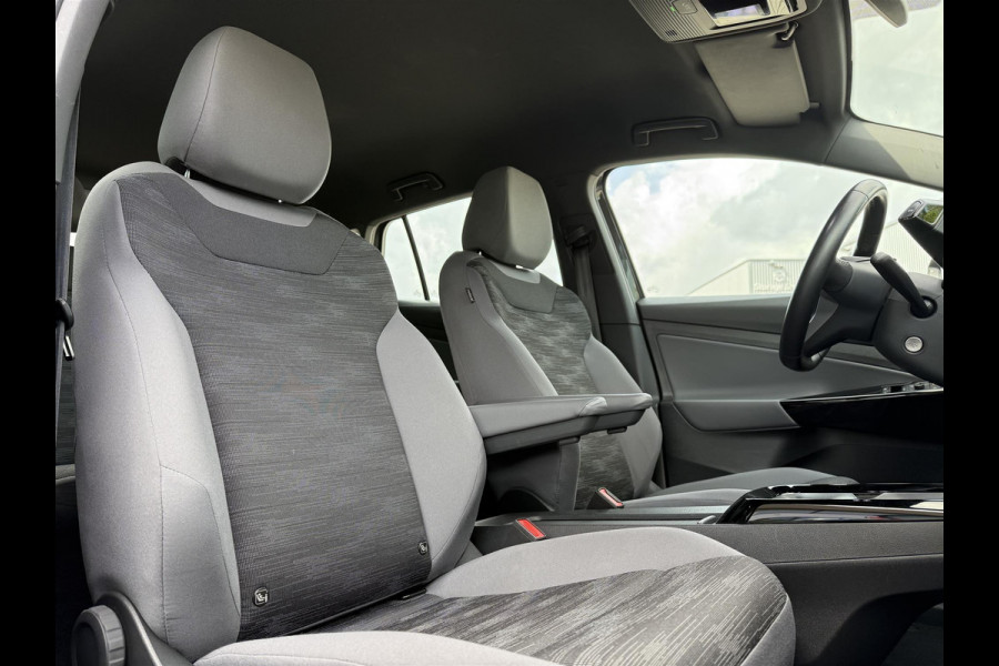 Volkswagen ID.4 Aut. Pure Edition Waterpomp | Navi | Camera | Keyless |