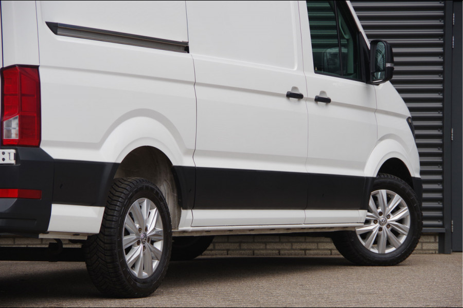 Volkswagen Crafter 35 2.0 TDI L3H3(L2H2) 140PK AUT. TREKHAAK, CAMERA, NAVI, CRUISE, DAB, AIRCO, PARKEERSENSOREN, APPLE CARPLAY, NL AUTO, NAP