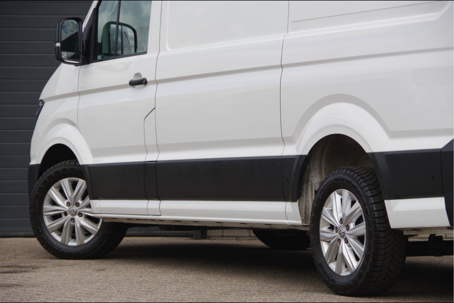 Volkswagen Crafter 35 2.0 TDI L3H3(L2H2) 140PK AUT. TREKHAAK, CAMERA, NAVI, CRUISE, DAB, AIRCO, PARKEERSENSOREN, APPLE CARPLAY, NL AUTO, NAP