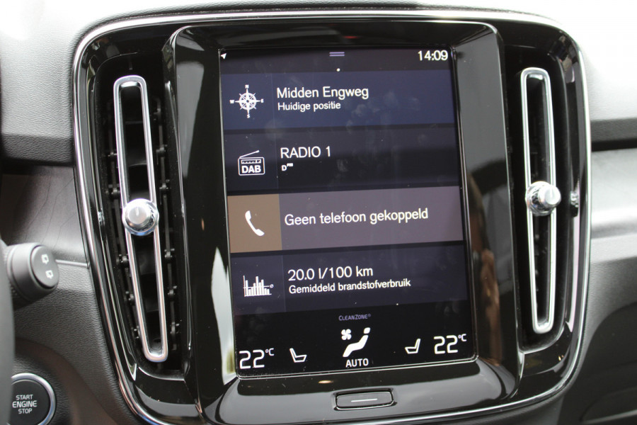 Volvo XC40 1.5 T4 Plug-in hybrid Plus Bright | Trekhaak | Panoramadak | Pilot | H/K | Full