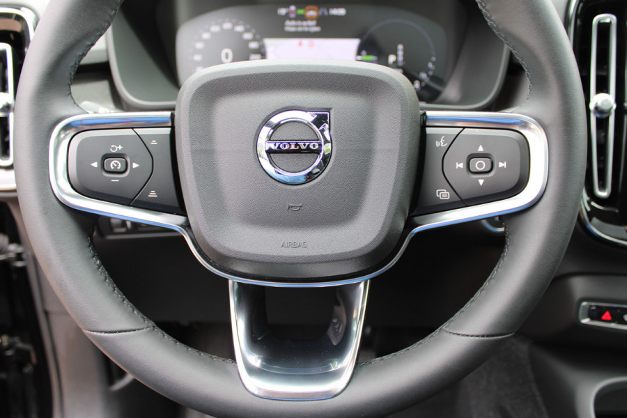 Volvo XC40 1.5 T4 Plug-in hybrid Plus Bright | Trekhaak | Panoramadak | Pilot | H/K | Full