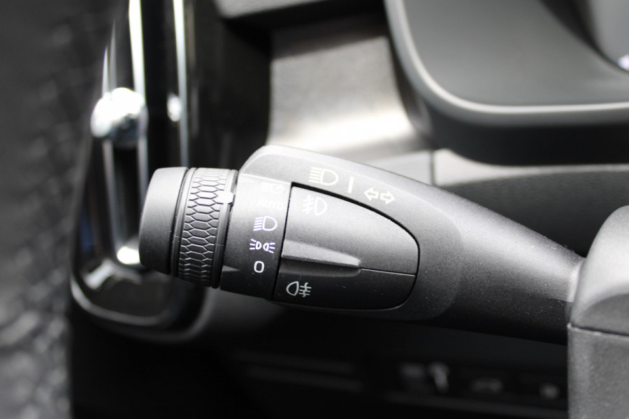 Volvo XC40 1.5 T4 Plug-in hybrid Plus Bright | Trekhaak | Panoramadak | Pilot | H/K | Full