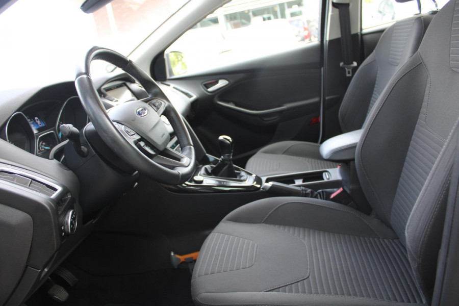 Ford FOCUS Wagon 1.0 EcoBoost Titanium | Navigatie | Climate Control | Cruise Control | Lichtmetalen Velgen | Voorruitverwarming