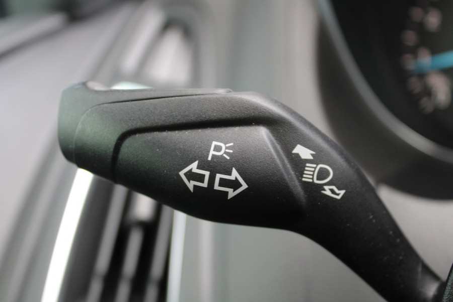 Ford FOCUS Wagon 1.0 EcoBoost Titanium | Navigatie | Climate Control | Cruise Control | Lichtmetalen Velgen | Voorruitverwarming
