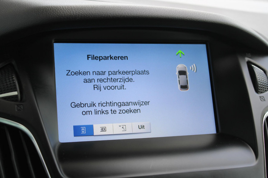 Ford FOCUS Wagon 1.0 EcoBoost Titanium | Navigatie | Climate Control | Cruise Control | Lichtmetalen Velgen | Voorruitverwarming