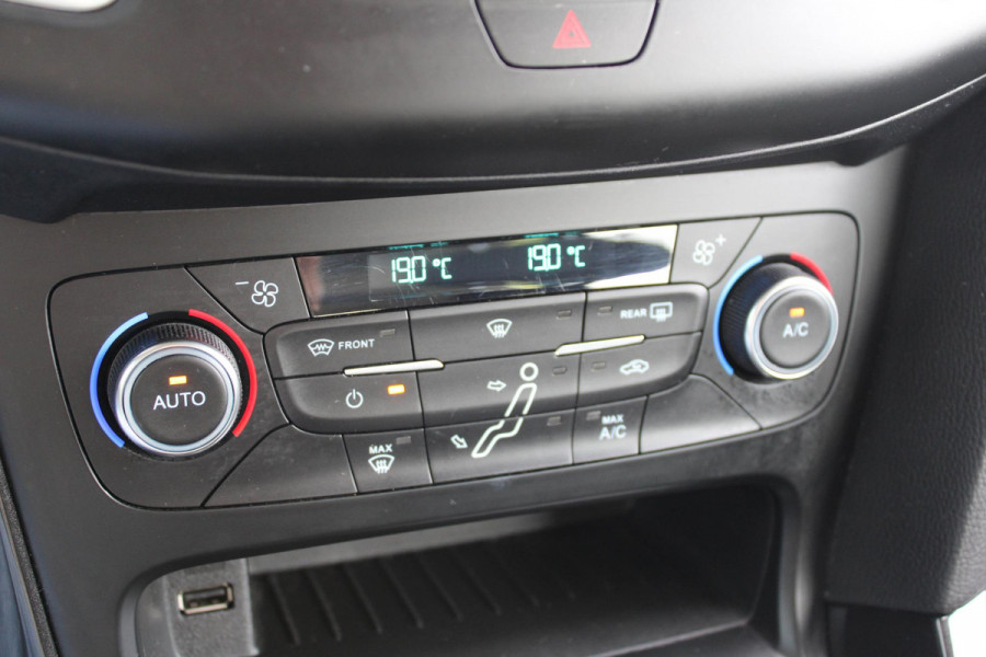 Ford FOCUS Wagon 1.0 EcoBoost Titanium | Navigatie | Climate Control | Cruise Control | Lichtmetalen Velgen | Voorruitverwarming