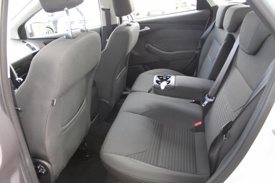 Ford FOCUS Wagon 1.0 EcoBoost Titanium | Navigatie | Climate Control | Cruise Control | Lichtmetalen Velgen | Voorruitverwarming