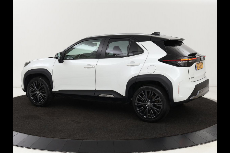 Toyota Yaris Cross 1.5 Hybrid Adventure | Stoel & stuurverwarming | Head-Up | Matrix LED | Carplay | Camera | JBL Sound | Keyless | Navigatie | Adaptive cruise | Climate control