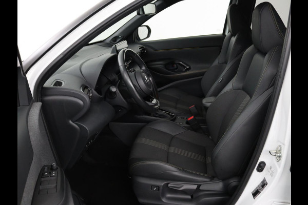 Toyota Yaris Cross 1.5 Hybrid Adventure | Stoel & stuurverwarming | Head-Up | Matrix LED | Carplay | Camera | JBL Sound | Keyless | Navigatie | Adaptive cruise | Climate control