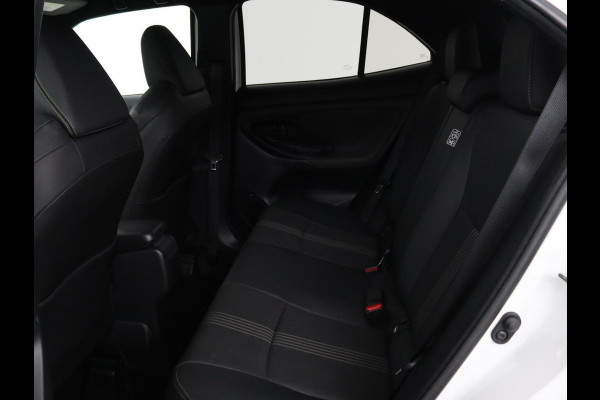 Toyota Yaris Cross 1.5 Hybrid Adventure | Stoel & stuurverwarming | Head-Up | Matrix LED | Carplay | Camera | JBL Sound | Keyless | Navigatie | Adaptive cruise | Climate control