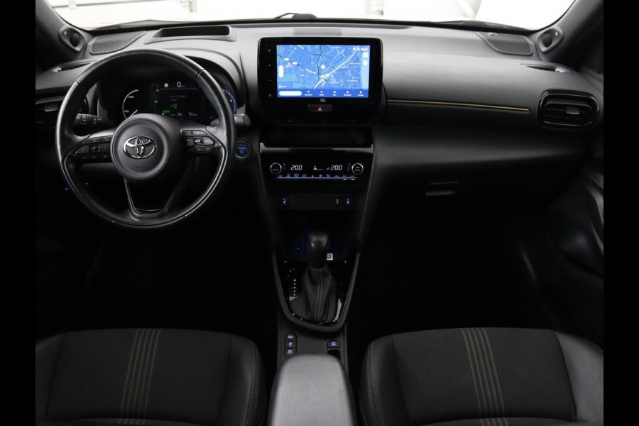 Toyota Yaris Cross 1.5 Hybrid Adventure | Stoel & stuurverwarming | Head-Up | Matrix LED | Carplay | Camera | JBL Sound | Keyless | Navigatie | Adaptive cruise | Climate control