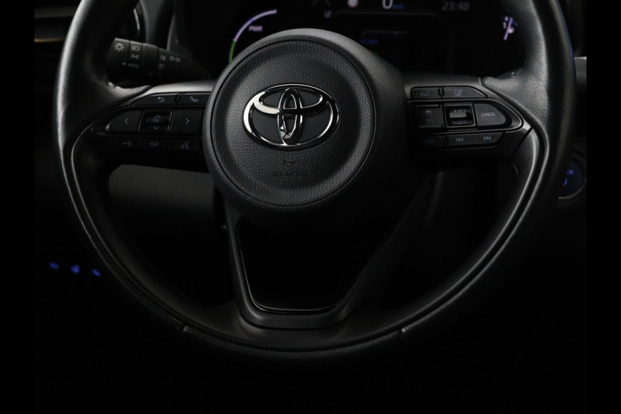 Toyota Yaris Cross 1.5 Hybrid Adventure | Stoel & stuurverwarming | Head-Up | Matrix LED | Carplay | Camera | JBL Sound | Keyless | Navigatie | Adaptive cruise | Climate control