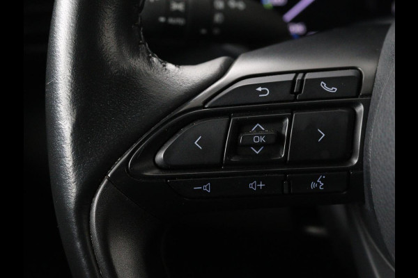 Toyota Yaris Cross 1.5 Hybrid Adventure | Stoel & stuurverwarming | Head-Up | Matrix LED | Carplay | Camera | JBL Sound | Keyless | Navigatie | Adaptive cruise | Climate control