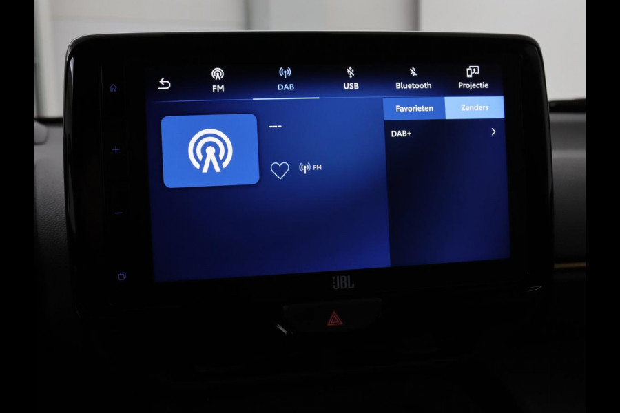Toyota Yaris Cross 1.5 Hybrid Adventure | Stoel & stuurverwarming | Head-Up | Matrix LED | Carplay | Camera | JBL Sound | Keyless | Navigatie | Adaptive cruise | Climate control