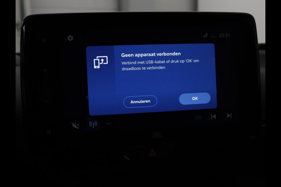 Toyota Yaris Cross 1.5 Hybrid Adventure | Stoel & stuurverwarming | Head-Up | Matrix LED | Carplay | Camera | JBL Sound | Keyless | Navigatie | Adaptive cruise | Climate control