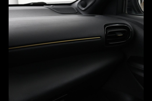 Toyota Yaris Cross 1.5 Hybrid Adventure | Stoel & stuurverwarming | Head-Up | Matrix LED | Carplay | Camera | JBL Sound | Keyless | Navigatie | Adaptive cruise | Climate control
