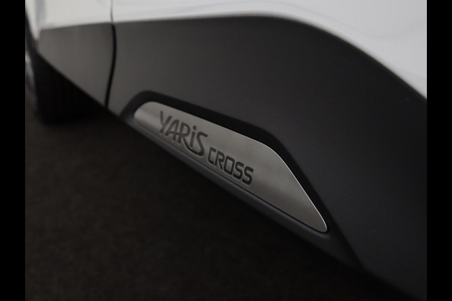 Toyota Yaris Cross 1.5 Hybrid Adventure | Stoel & stuurverwarming | Head-Up | Matrix LED | Carplay | Camera | JBL Sound | Keyless | Navigatie | Adaptive cruise | Climate control