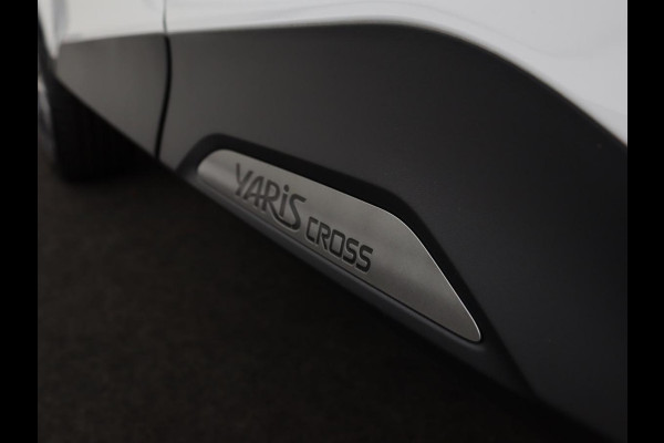 Toyota Yaris Cross 1.5 Hybrid Adventure | Stoel & stuurverwarming | Head-Up | Matrix LED | Carplay | Camera | JBL Sound | Keyless | Navigatie | Adaptive cruise | Climate control