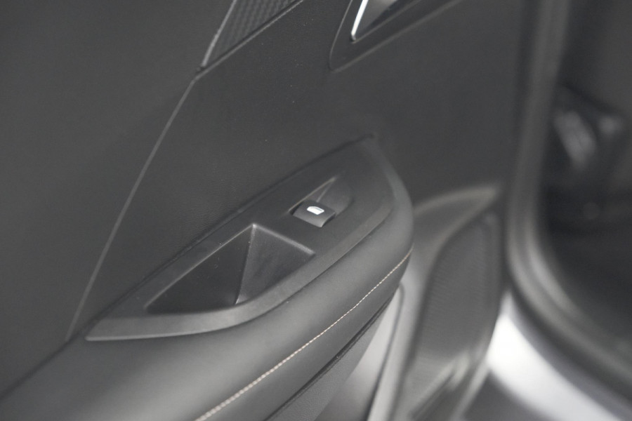 Peugeot 2008 1.2 Hybrid 136 Allure | 360 Camera | Dodehoekdetectie | Navigatie | Adaptieve Cruise Control