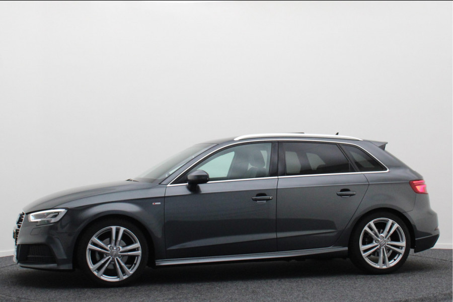 Audi A3 Sportback 35 TFSI CoD Advance Sport Automaat S Line, Panoramadak, Leer, Apple Carplay, Camera, LED