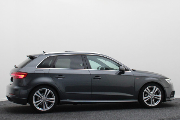 Audi A3 Sportback 35 TFSI CoD Advance Sport Automaat S Line, Panoramadak, Leer, Apple Carplay, Camera, LED